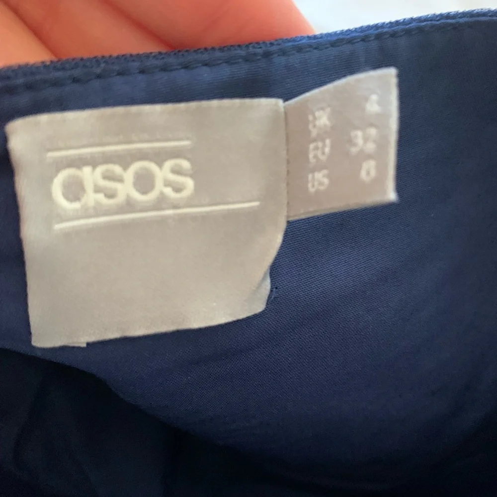 Beautiful Navy Dark Blue Carrie Bradshaw inspired skirt. - Picture 3 of 5